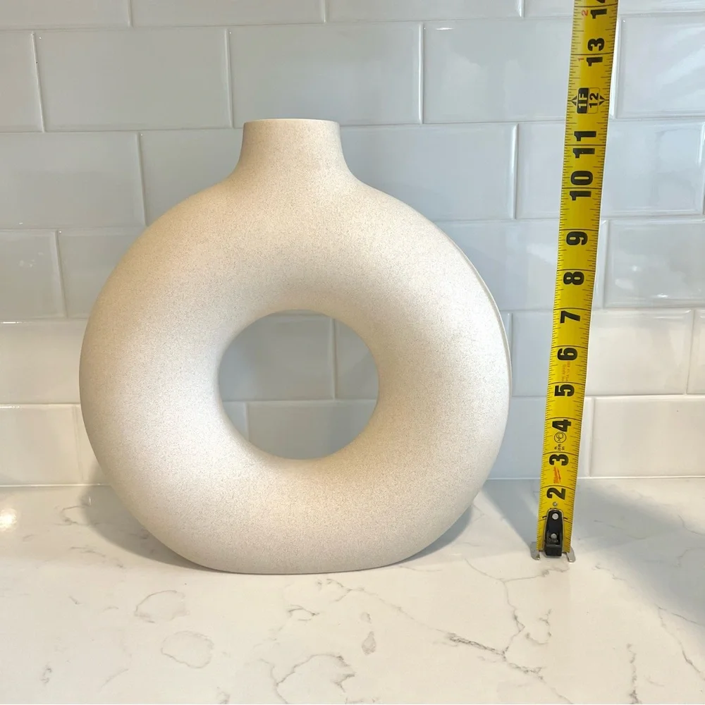 H&M Home Large 100% Ceramic Donut Vase Round Decorative Cream Light Beige